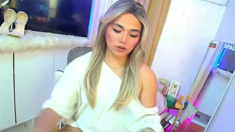 Lesley online show from August 1, 3:23 am