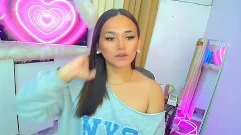 Lesley online show from August 3, 3:02 am