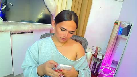 Lesley online show from August 3, 5:47 am