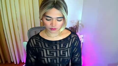 Lesley online show from August 10, 7:37 pm
