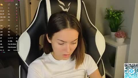 Leslie online show from August 15, 2:15 am