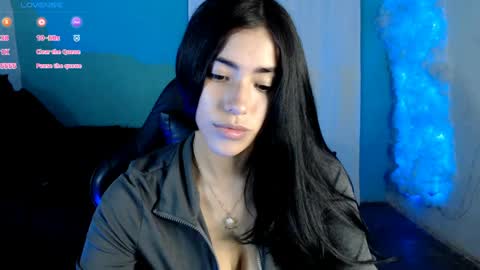 leslie  online show from March 31, 10:29 pm