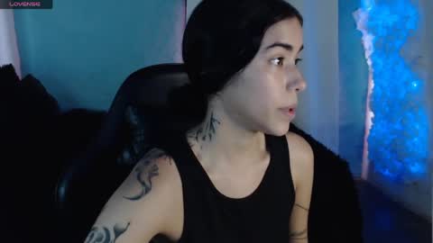 leslie  online show from April 8, 6:39 pm