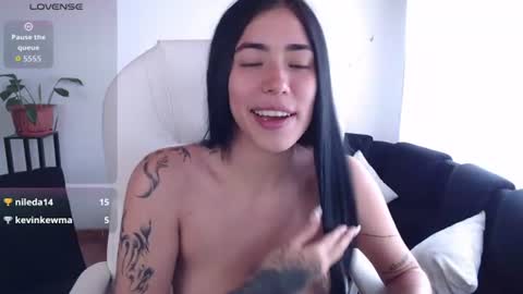 leslie  online show from August 5, 7:12 pm