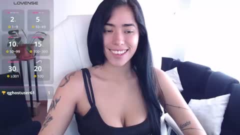 leslie  online show from August 11, 3:25 pm