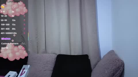 lessliee online show from July 31, 7:47 am