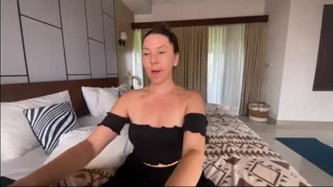 lessya_magic online show from July 28, 5:57 am