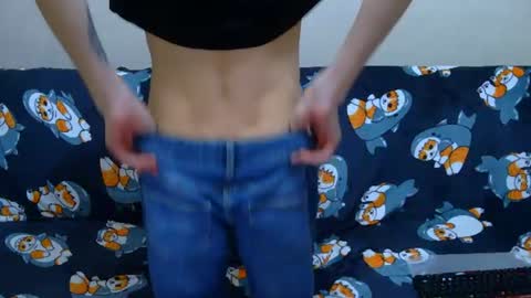 lester_broo online show from June 21, 12:00 am