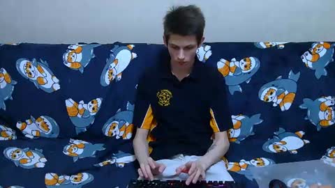 lester_broo online show from June 21, 9:15 pm
