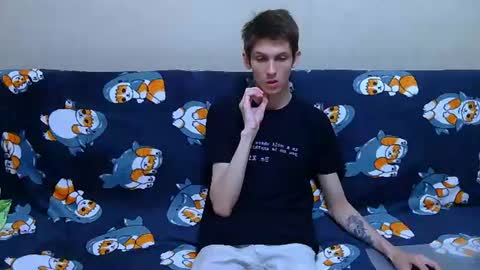 lester_broo online show from June 26, 10:13 pm
