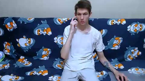 lester_broo online show from July 1, 9:05 pm