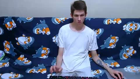 lester_broo online show from July 2, 4:02 am