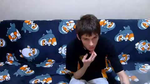 lester_broo online show from August 1, 9:32 pm