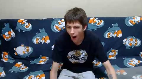 lester_broo online show from August 2, 11:00 pm
