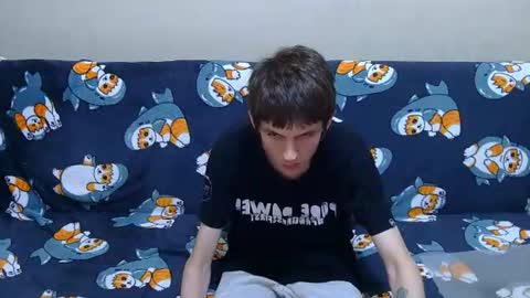 lester_broo online show from August 6, 5:17 am