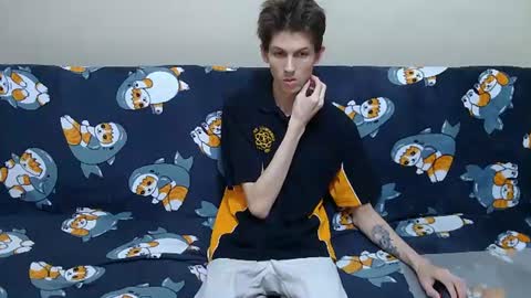 lester_broo online show from August 10, 7:59 pm