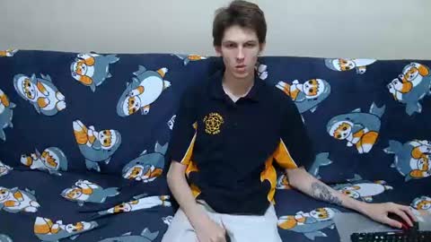 lester_broo online show from August 16, 4:27 am