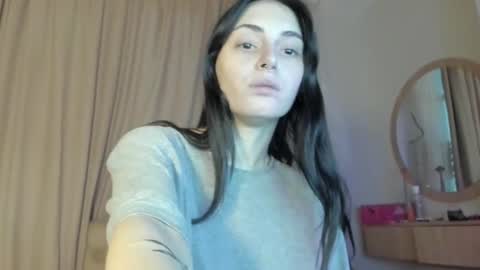 lesyaliss online show from August 1, 2:06 am