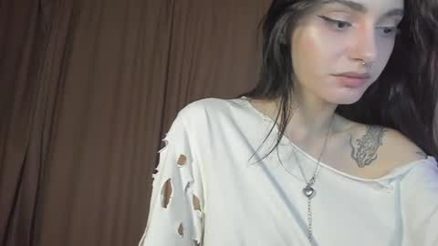 lesyaliss online show from August 8, 1:49 am