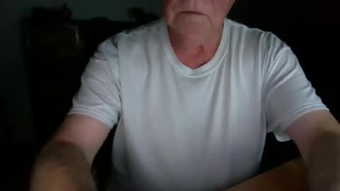 letscum2gether0 online show from May 16, 2:22 am