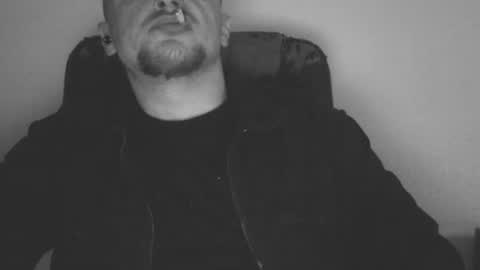 HANK BLOODY online show from April 6, 3:38 pm