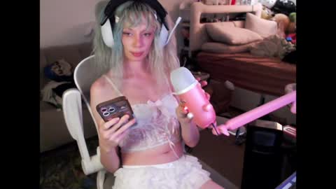 lewdy booty online show from April 23, 12:25 am