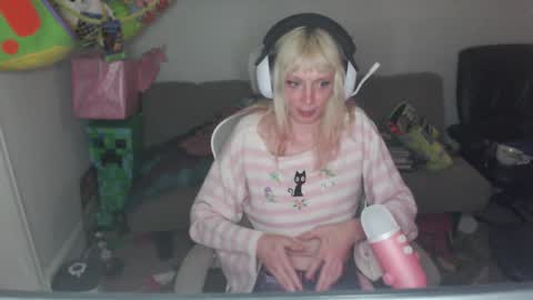 lewdy booty online show from June 2, 3:42 am