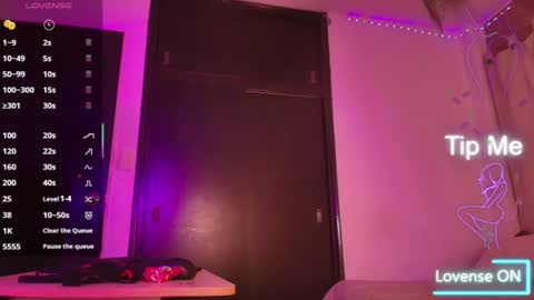 lexa_dreams19 online show from August 4, 7:05 am