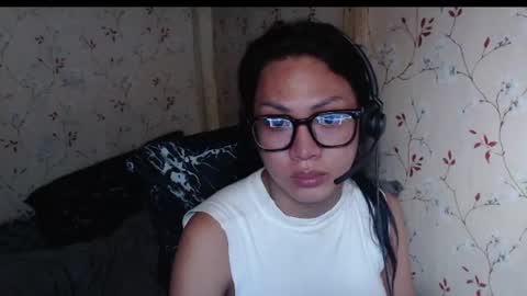 Alexis online show from August 4, 4:59 pm