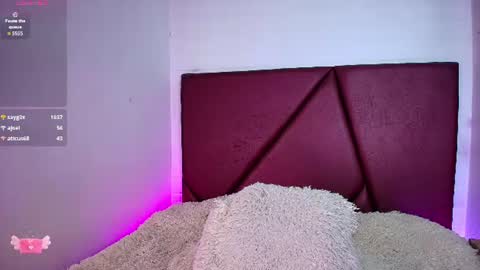 Lexi Howard  online show from August 7, 5:02 pm