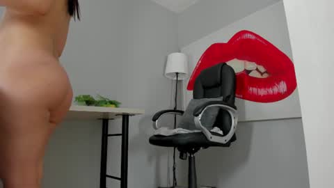 Lexy online show from August 11, 8:27 am