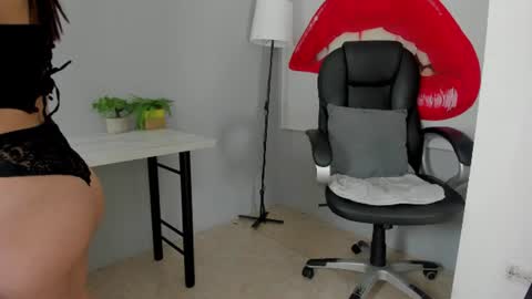 Lexy online show from August 11, 9:33 am