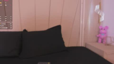 lexiee__ online show from August 3, 3:19 pm