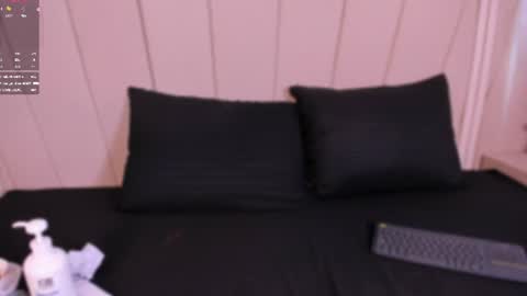 lexiee__ online show from August 15, 3:38 pm