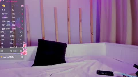 lexirouge           online show from August 6, 4:39 pm