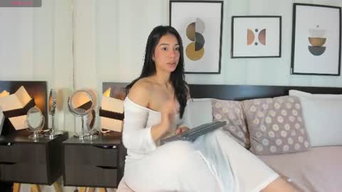 alexandra online show from August 6, 3:33 pm