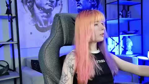 Lexiwenfords online show from July 24, 5:10 am