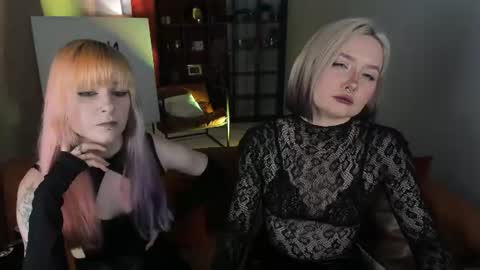 Lexiwenfords online show from August 14, 3:59 pm