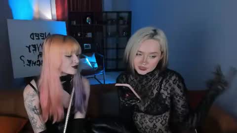 Lexiwenfords online show from August 14, 5:05 pm
