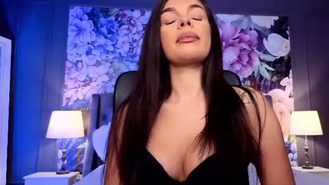 Lexi online show from August 18, 4:40 am