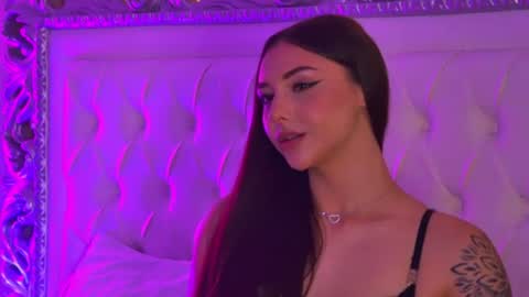 LexyBanks online show from August 17, 11:04 am