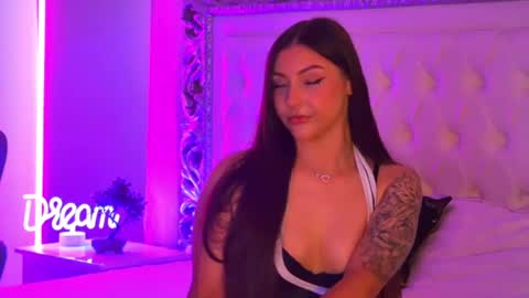 LexyBanks online show from August 18, 9:15 am