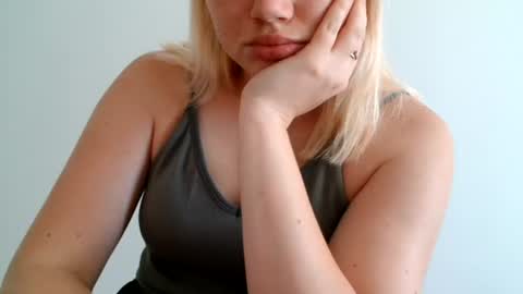 Leyla online show from August 3, 9:27 am