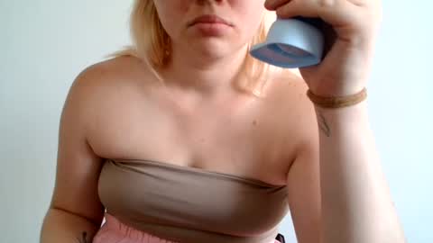 Leyla online show from August 4, 10:34 am