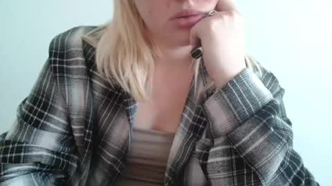 Leyla online show from August 15, 10:41 am