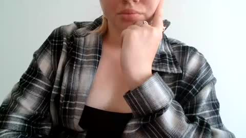 Leyla online show from August 17, 9:14 am