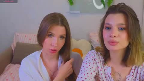 Leila online show from July 15, 2:01 am