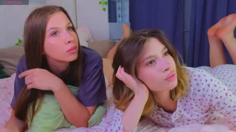 Leila online show from August 8, 9:59 pm