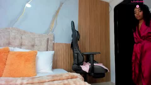 lia_16_ online show from September 1, 3:35 pm