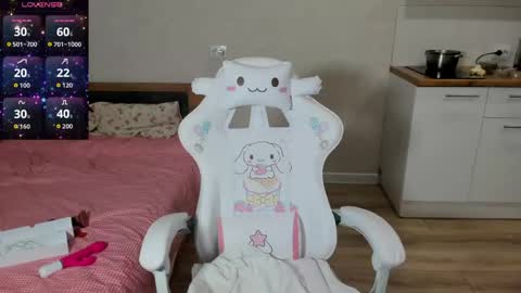 lia_2002_ online show from May 5, 4:41 pm